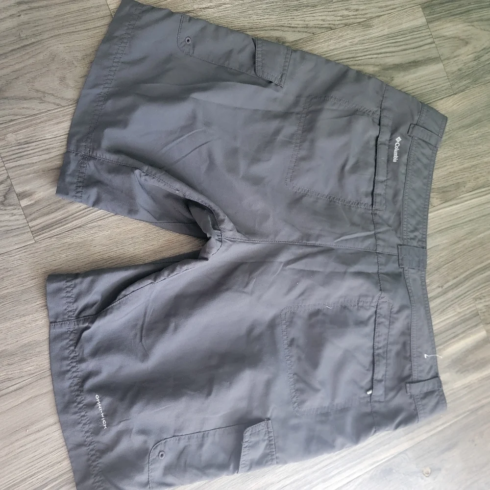 Columbia Gray Cargo Shorts Lightweight Adventure - Picture 2 of 5